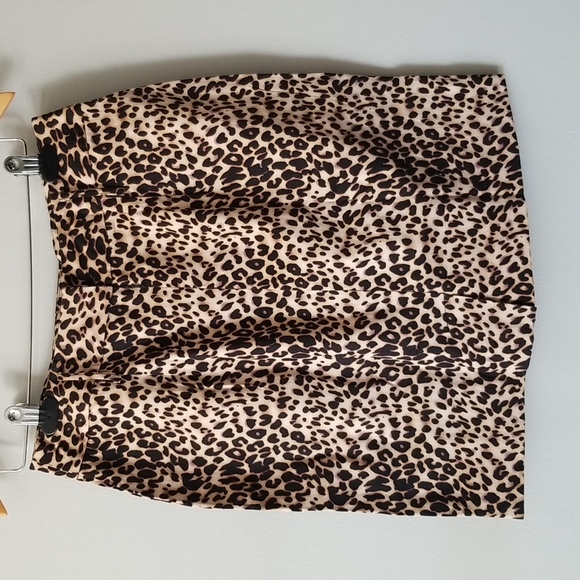 D.F.A. New York Animal Print Skirt - Picture 3 of 8